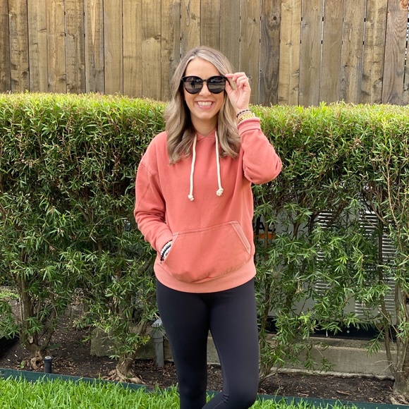 Peach colored hoodie - Picture 1 of 2